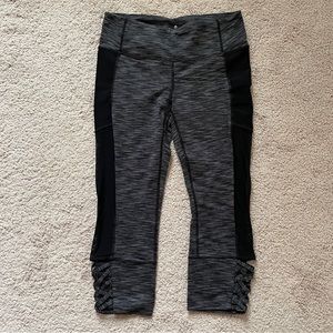 Athleta black and gray cropped leggings